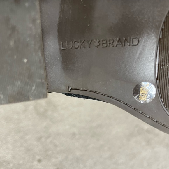 Lucky Brand 7.5M black booties - Picture 3 of 4